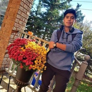 Meet your Posher, Elian